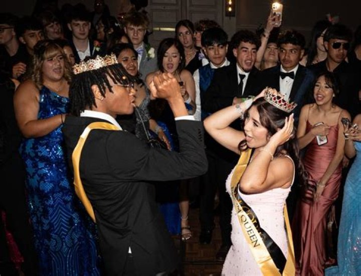 Do prom queens live longer?