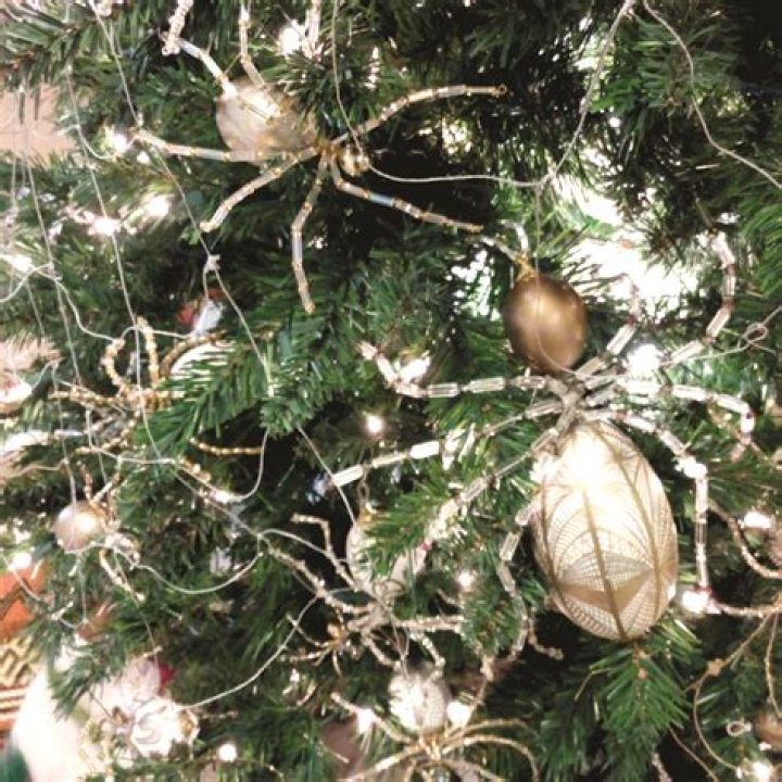 Do real Christmas trees have spiders?