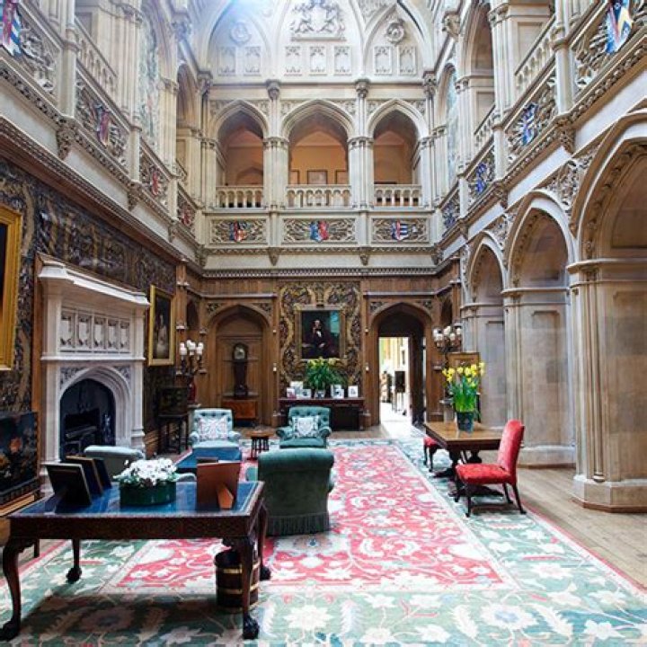 Do the owners of Highclere have children?