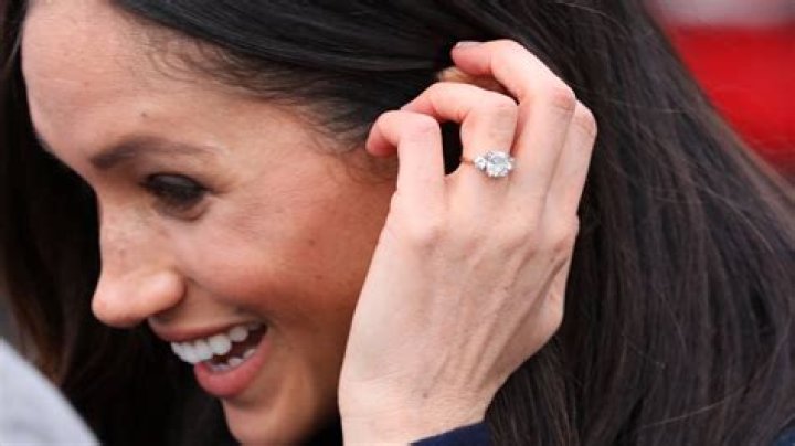 Has Meghan changed her engagement ring?