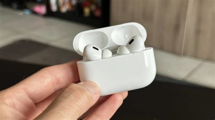 How do you use an air pod pro?