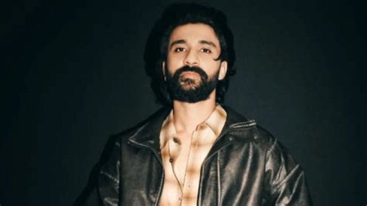 How much does Raghav Juyal earn?