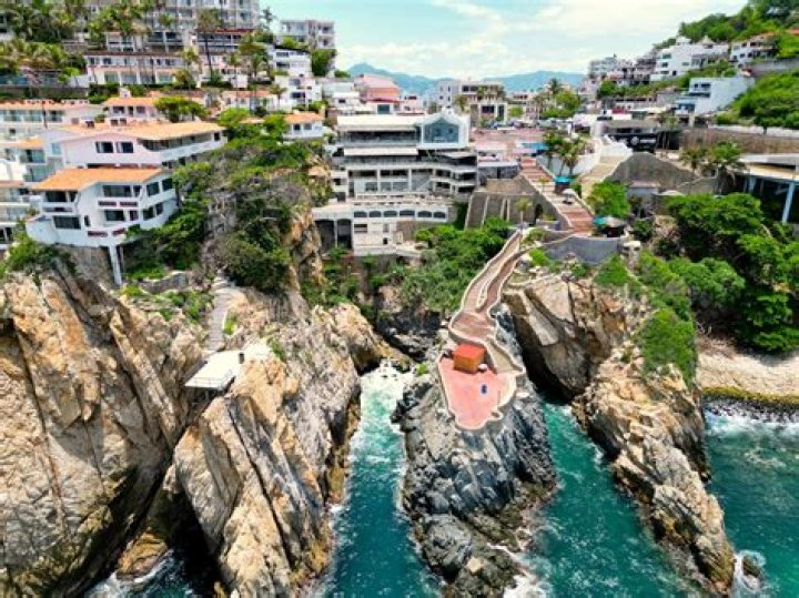 Is Acapulco safe to live?