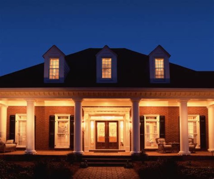 Is leaving lights on downstairs likely to deter burglars?