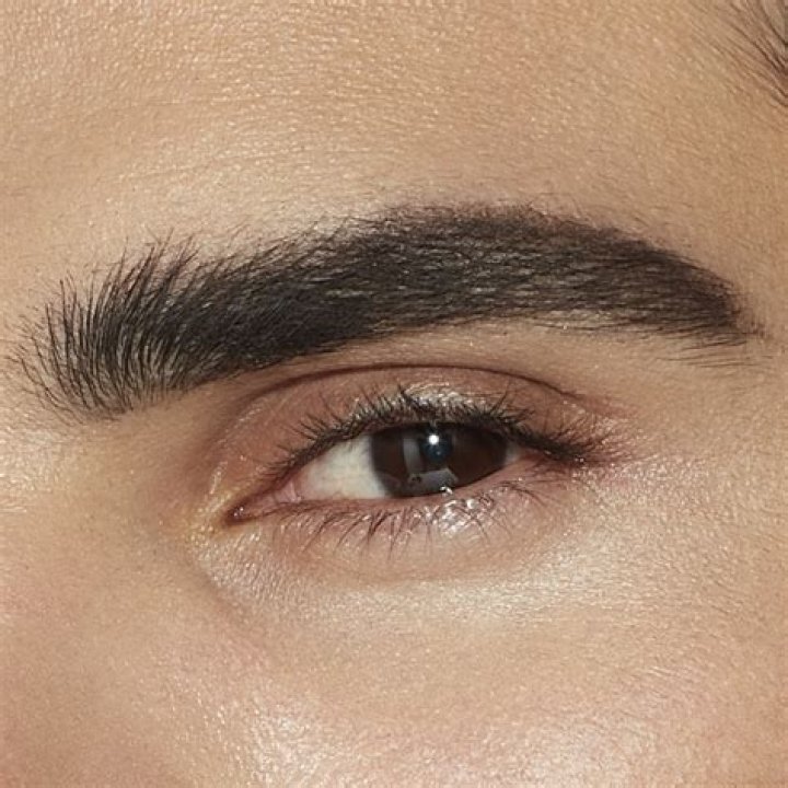 Is thin eyebrows attractive?