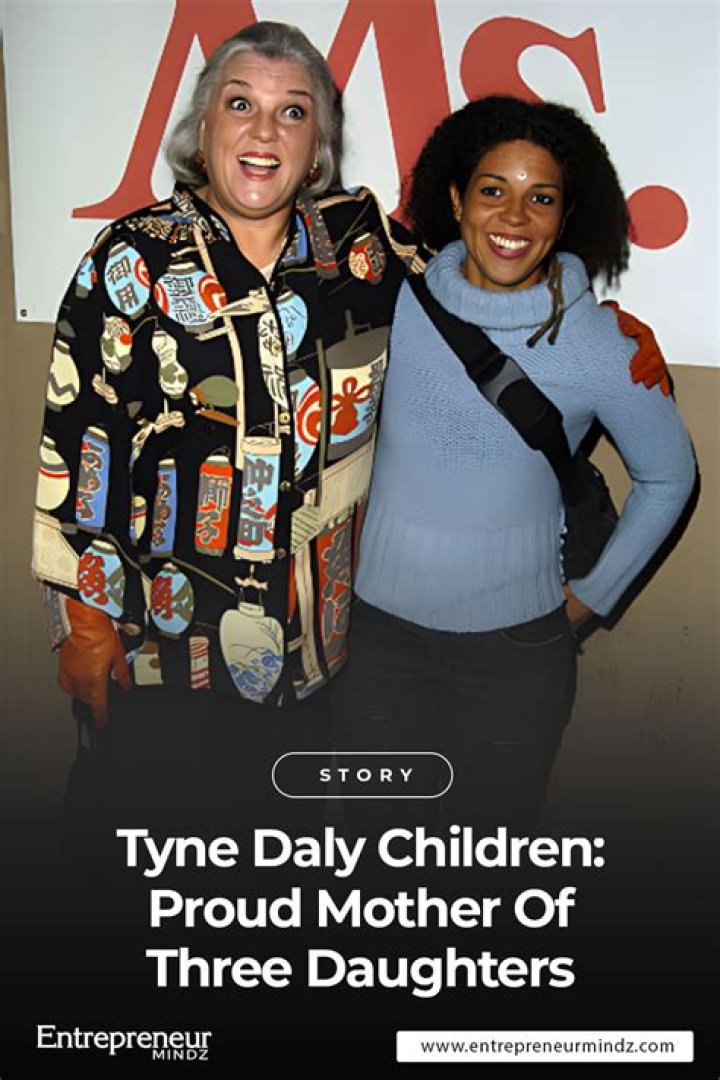 What are the names of Tyne Daly's daughters?