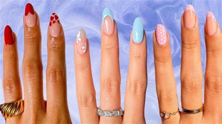 What color should an accent nail be?