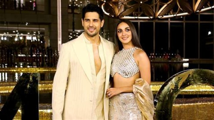Who is the ex girlfriend of Siddharth Malhotra?